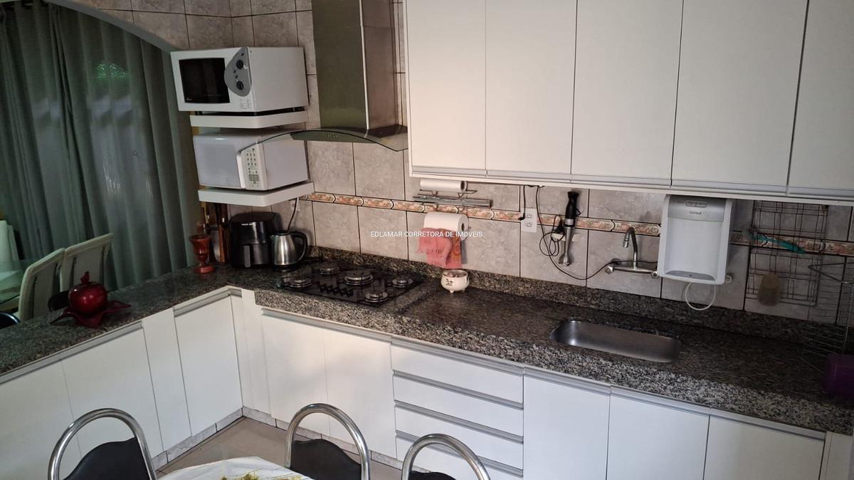 Casa, Industrial, 3 Quartos, 6 Vagas, 1 Suíte