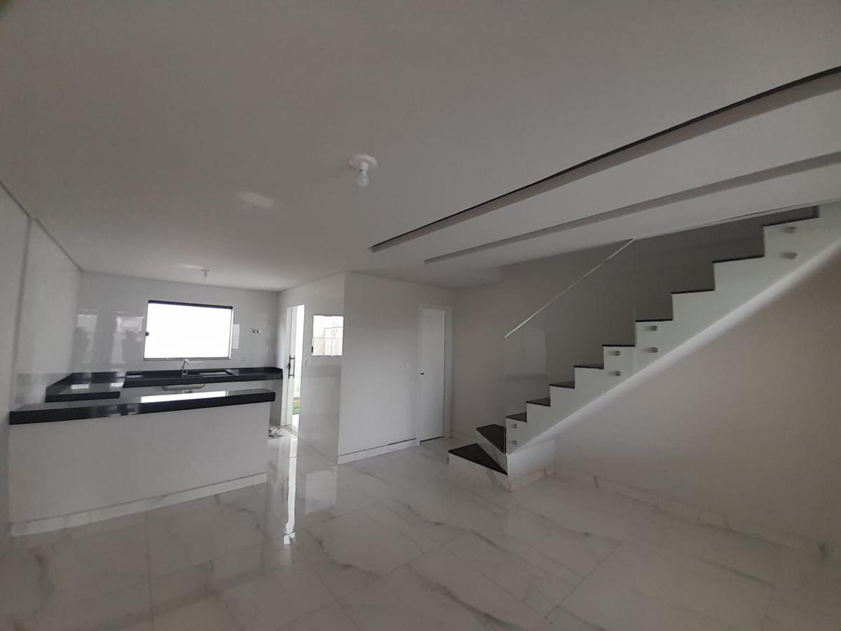 Casa, Floramar, 3 Quartos, 2 Vagas, 1 Suíte