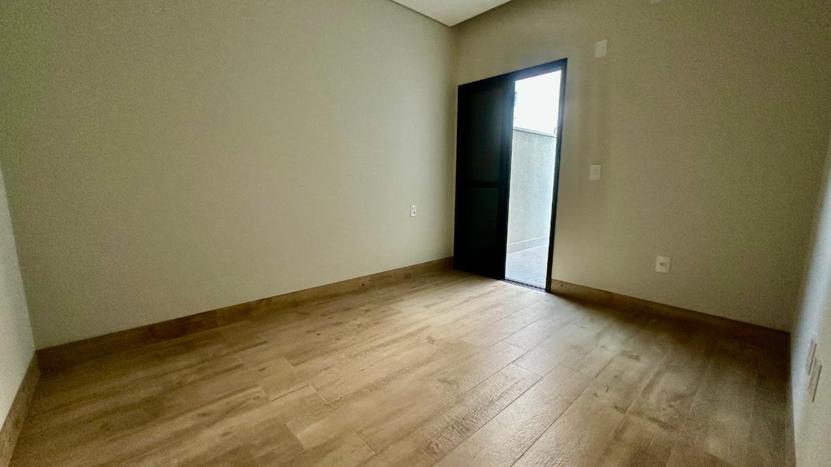 Casa, Jaraguá, 4 Quartos, 4 Vagas, 1 Suíte