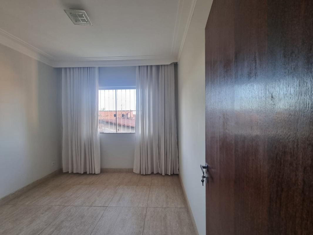 Casa, Centro, 4 Quartos, 6 Vagas, 1 Suíte
