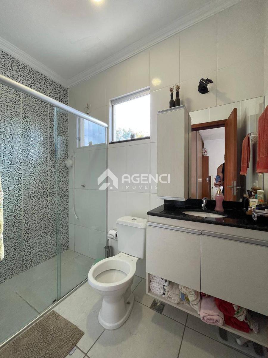 Casa, Parque Xangri-lá, 2 Quartos, 0 Vaga, 2 Suítes