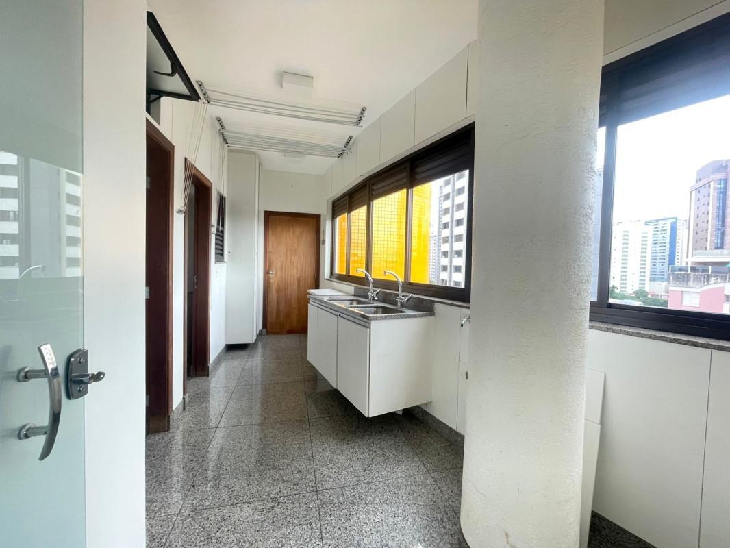 Apartamento, Funcionários, 4 Quartos, 3 Vagas, 2 Suítes