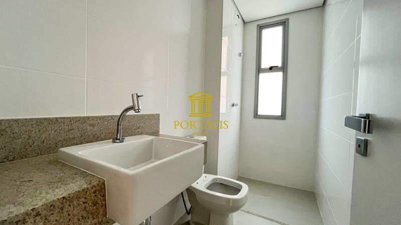 Apartamento, Sagrada Família, 3 Quartos, 2 Vagas, 1 Suíte