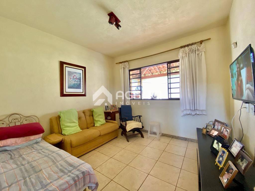 Casa, Vale do Sol, 4 Quartos, 0 Vaga, 2 Suítes