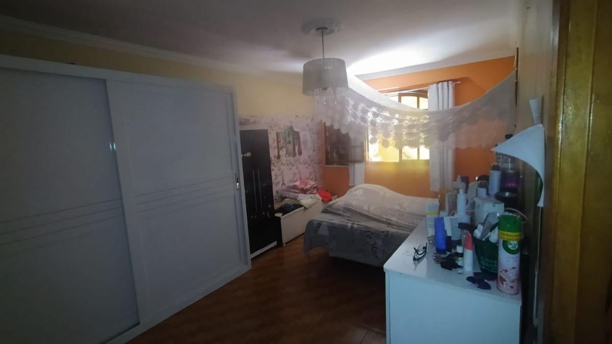 Casa, Nacional, 4 Quartos, 2 Vagas, 1 Suíte