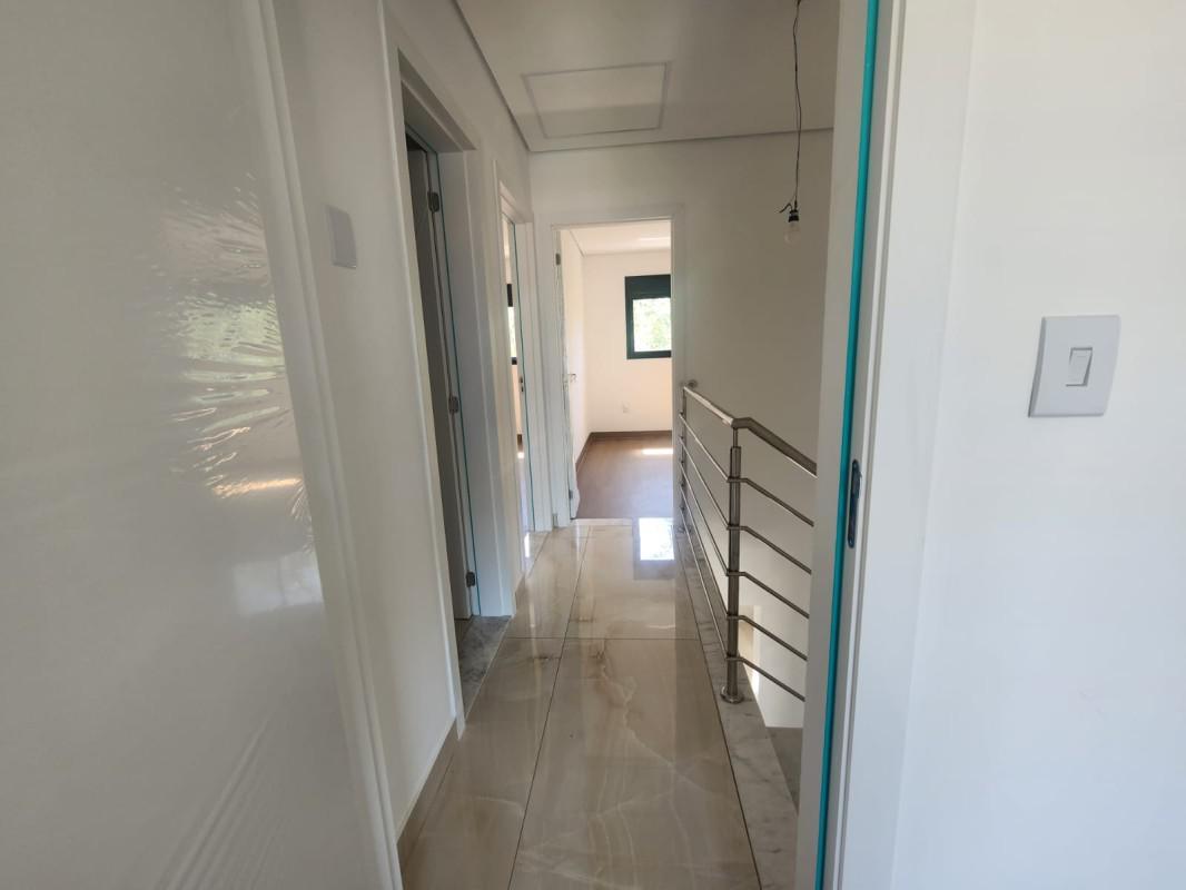 Casa, Cabral, 3 Quartos, 4 Vagas, 1 Suíte