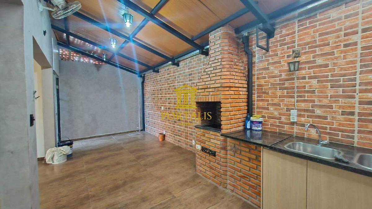 Casa, Cabral, 3 Quartos, 2 Vagas, 1 Suíte