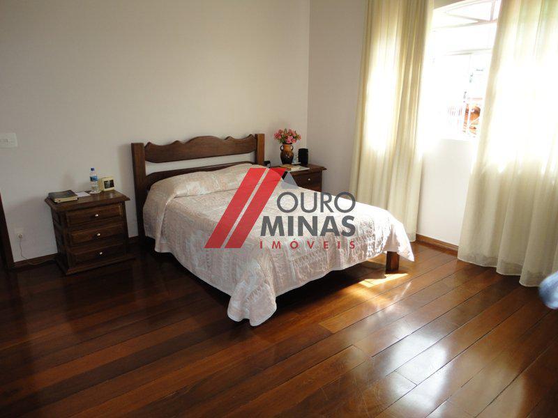 Casa, Sagrada Família, 4 Quartos, 5 Vagas, 1 Suíte