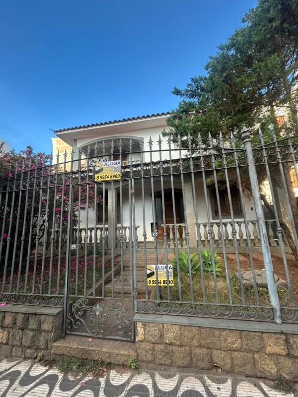 Casa, Centro, 3 Quartos, 2 Vagas, 1 Suíte