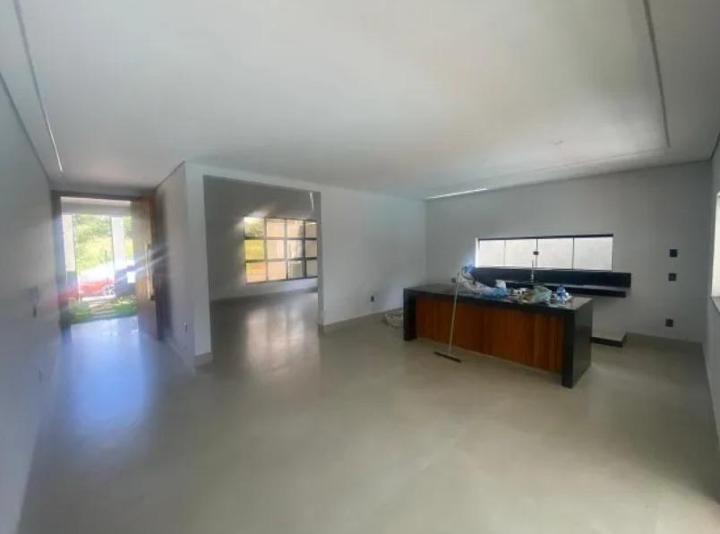 Casa, Montreal, 3 Quartos, 4 Vagas, 3 Suítes