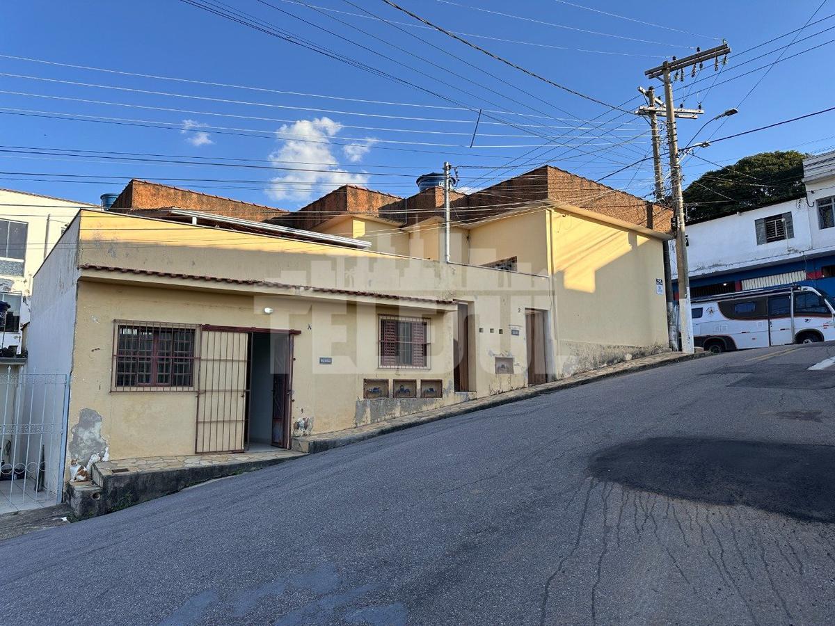 Casa, Centro, 6 Quartos, 2 Vagas