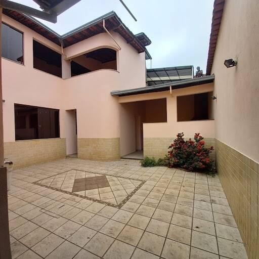Casa, Universitário, 4 Quartos, 3 Vagas, 1 Suíte