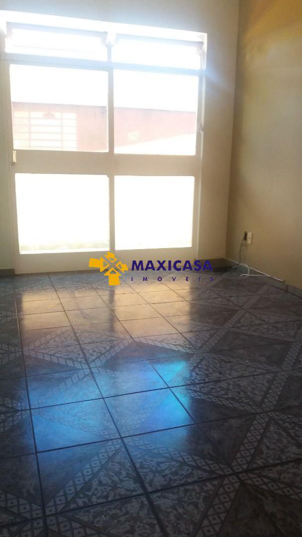 Casa, Cachoeirinha, 4 Quartos, 6 Vagas, 1 Suíte