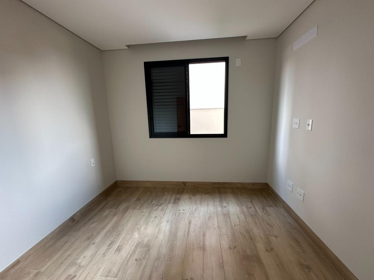 Casa, Jaraguá, 4 Quartos, 4 Vagas, 1 Suíte