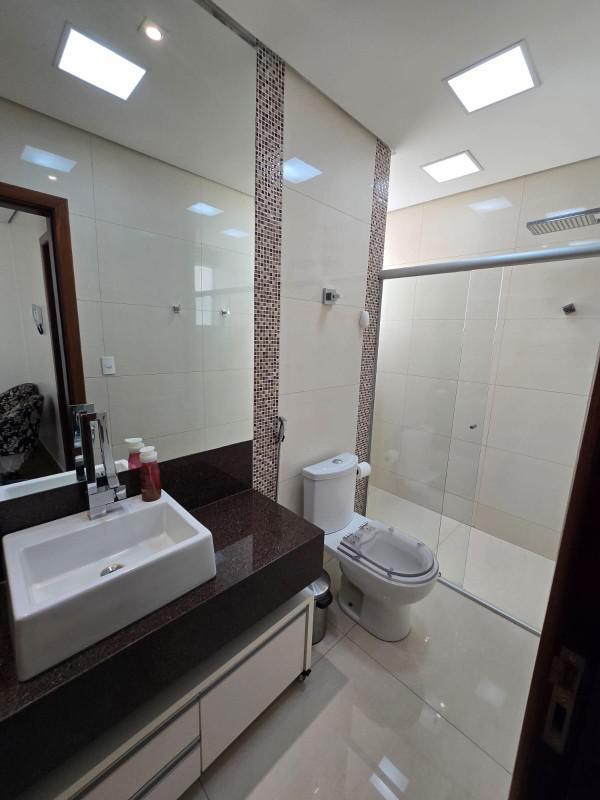 Casa, Serrano, 3 Quartos, 4 Vagas, 1 Suíte