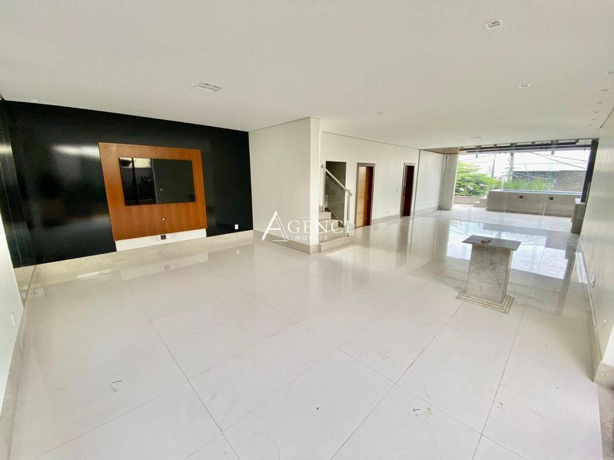 Casa, Paquetá, 4 Quartos, 0 Vaga, 2 Suítes