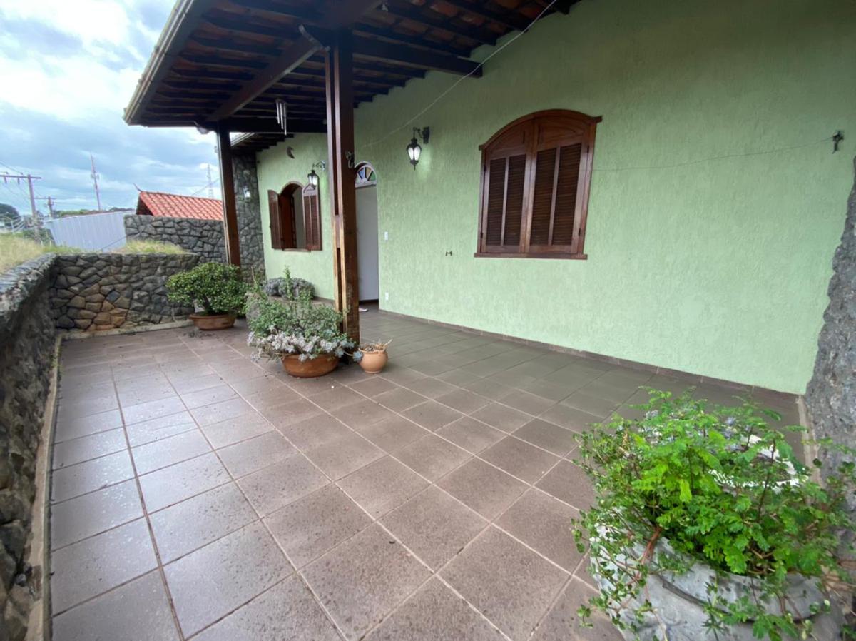 Casa, João Pinheiro, 4 Quartos, 0 Vaga, 2 Suítes