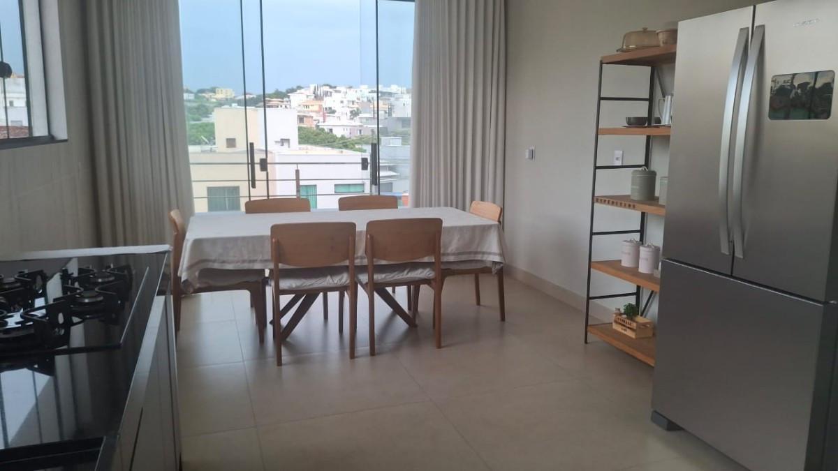 Casa, São Gonçalo, 3 Quartos, 2 Vagas, 1 Suíte