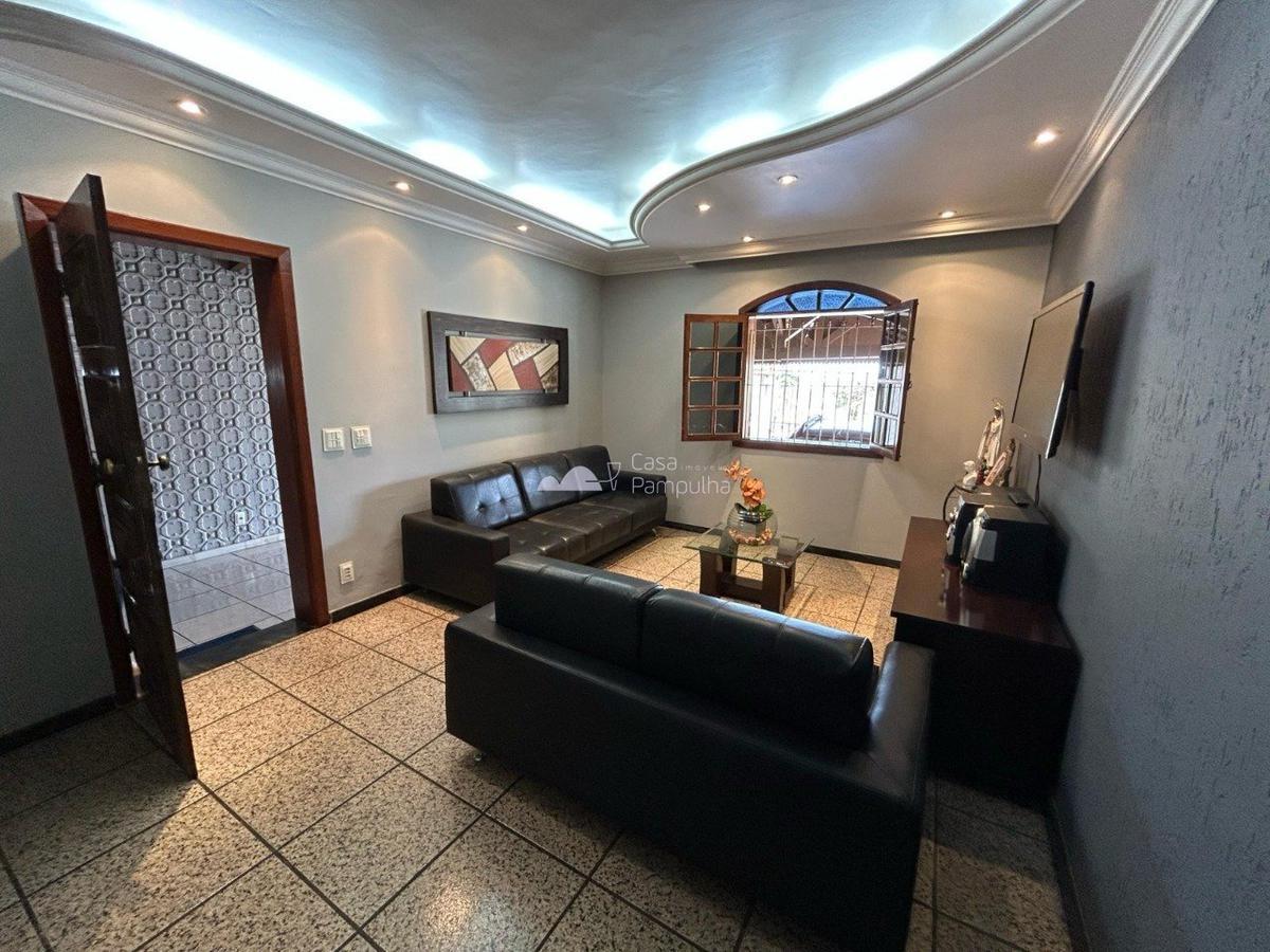 Casa, Itapoã, 3 Quartos, 4 Vagas, 1 Suíte