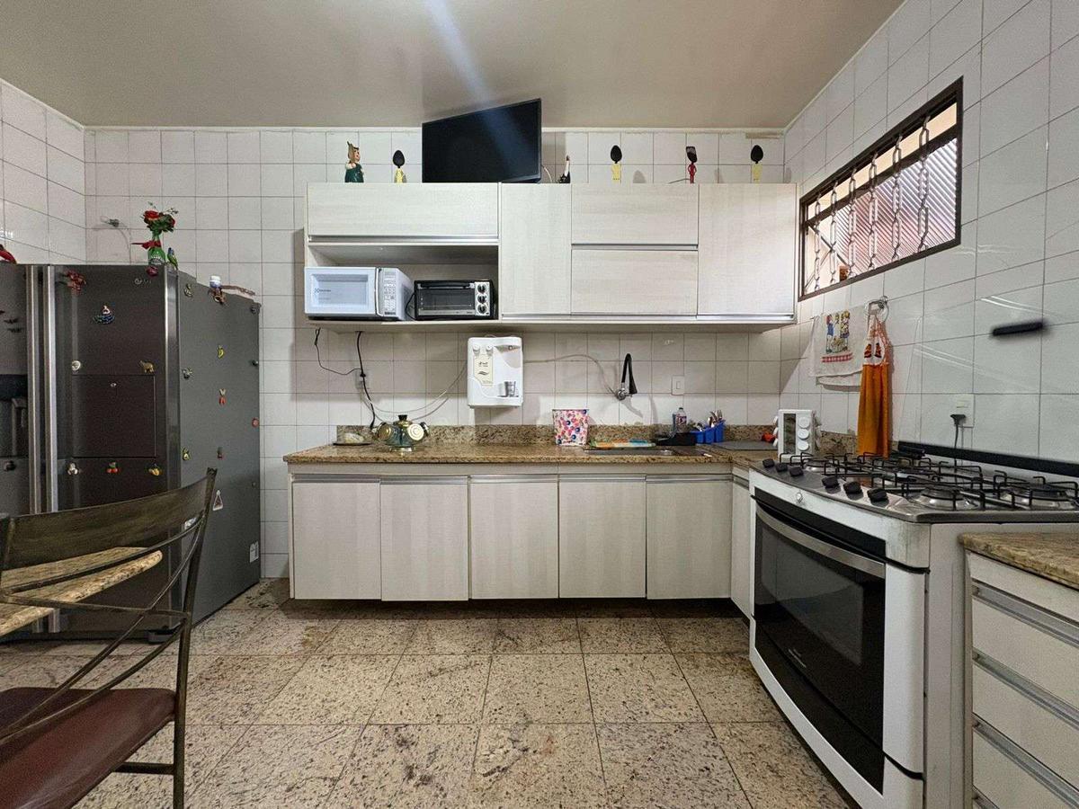 Casa, Dona Clara, 3 Quartos, 4 Vagas, 1 Suíte