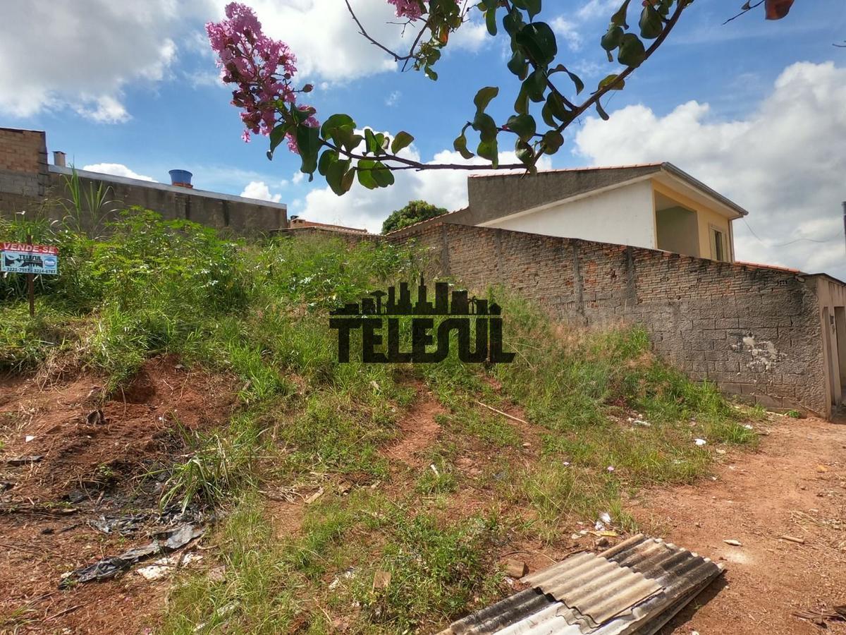 Lote, Parque Nossa Senhora das Graças, 0 Quarto, 0 Vaga