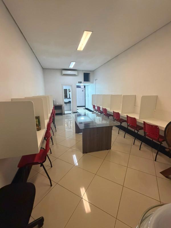 Sala, Das Industrias I (barreiro), 0 Quarto, 0 Vaga