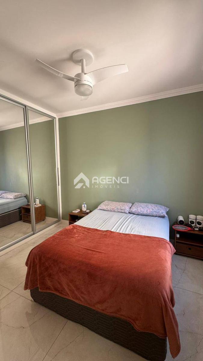Apartamento, Castelo, 2 Quartos, 0 Vaga, 1 Suíte