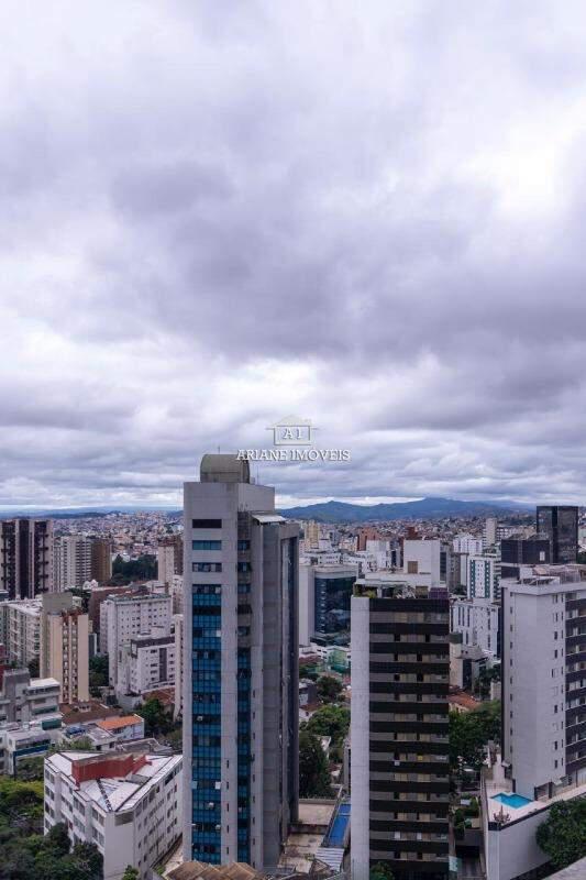 Apartamento, Funcionários, 4 Quartos, 4 Vagas, 2 Suítes