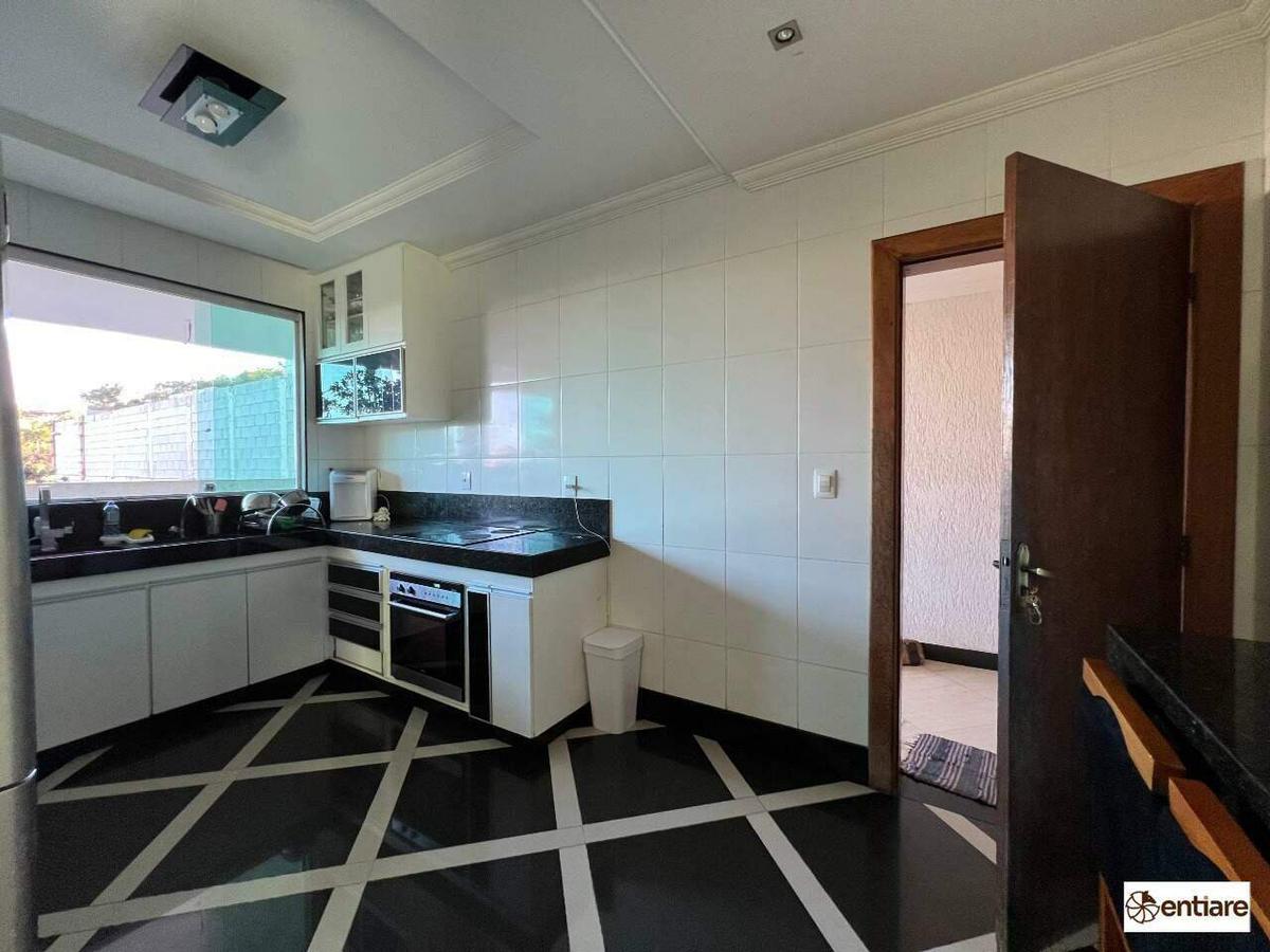 Casa, Cabral, 3 Quartos, 4 Vagas, 1 Suíte