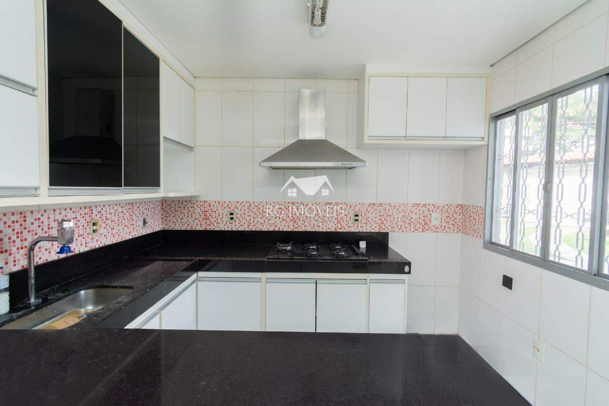 Casa, Milionários, 4 Quartos, 11 Vagas, 1 Suíte