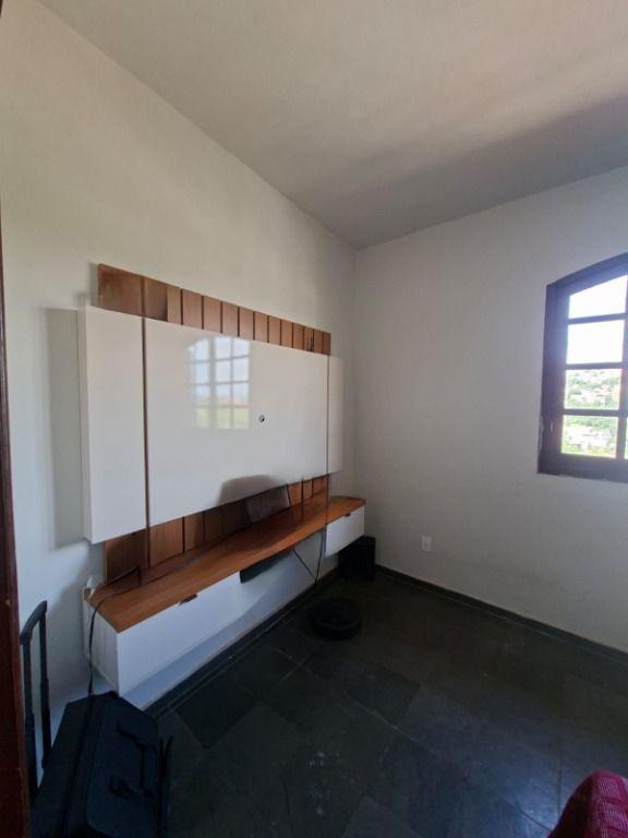 Casa, Centro, 4 Quartos, 0 Vaga