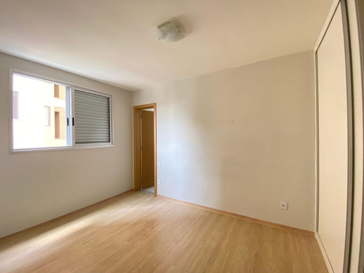 Apartamento, Sagrada Família, 3 Quartos, 2 Vagas, 1 Suíte