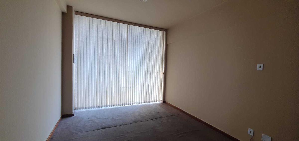 Sala, Centro, 0 Quarto, 0 Vaga