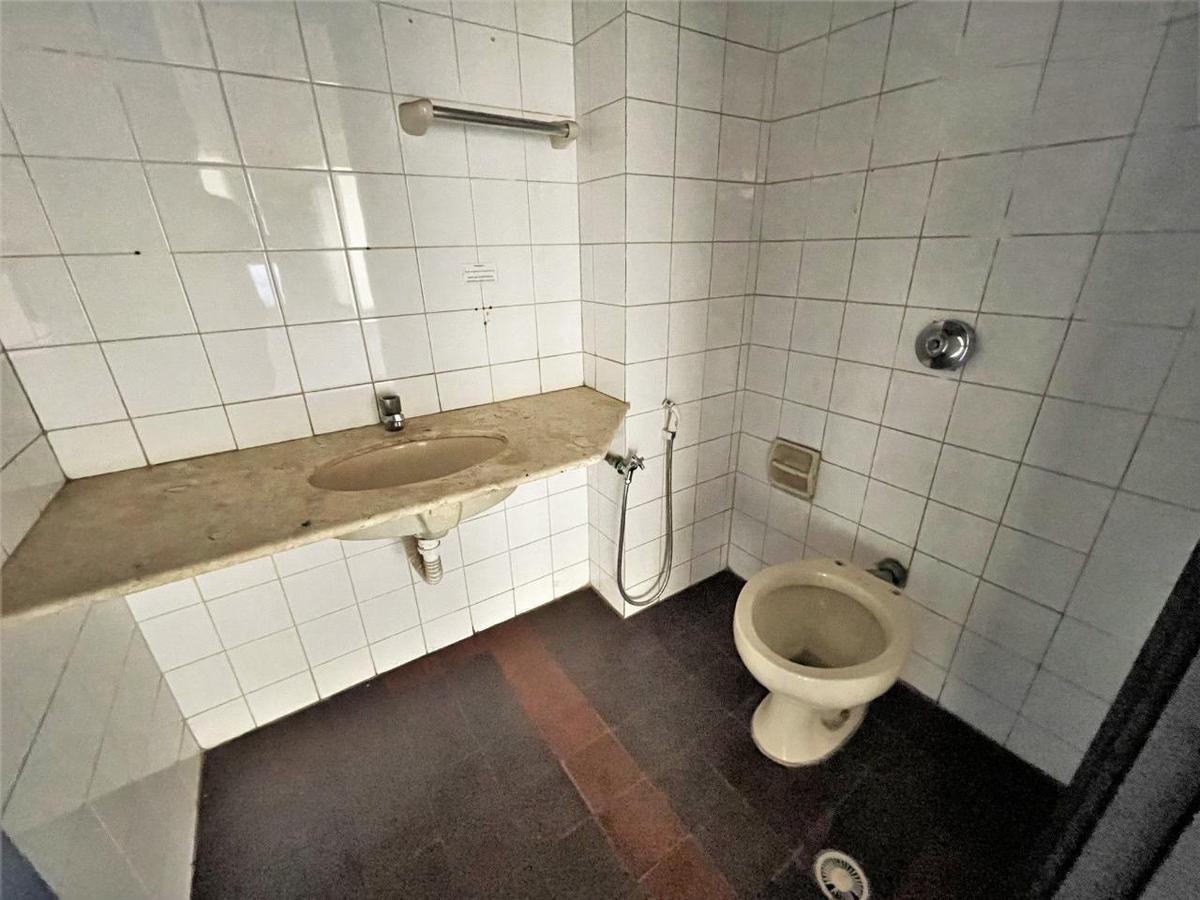 Sala, Centro, 0 Quarto, 10 Vagas