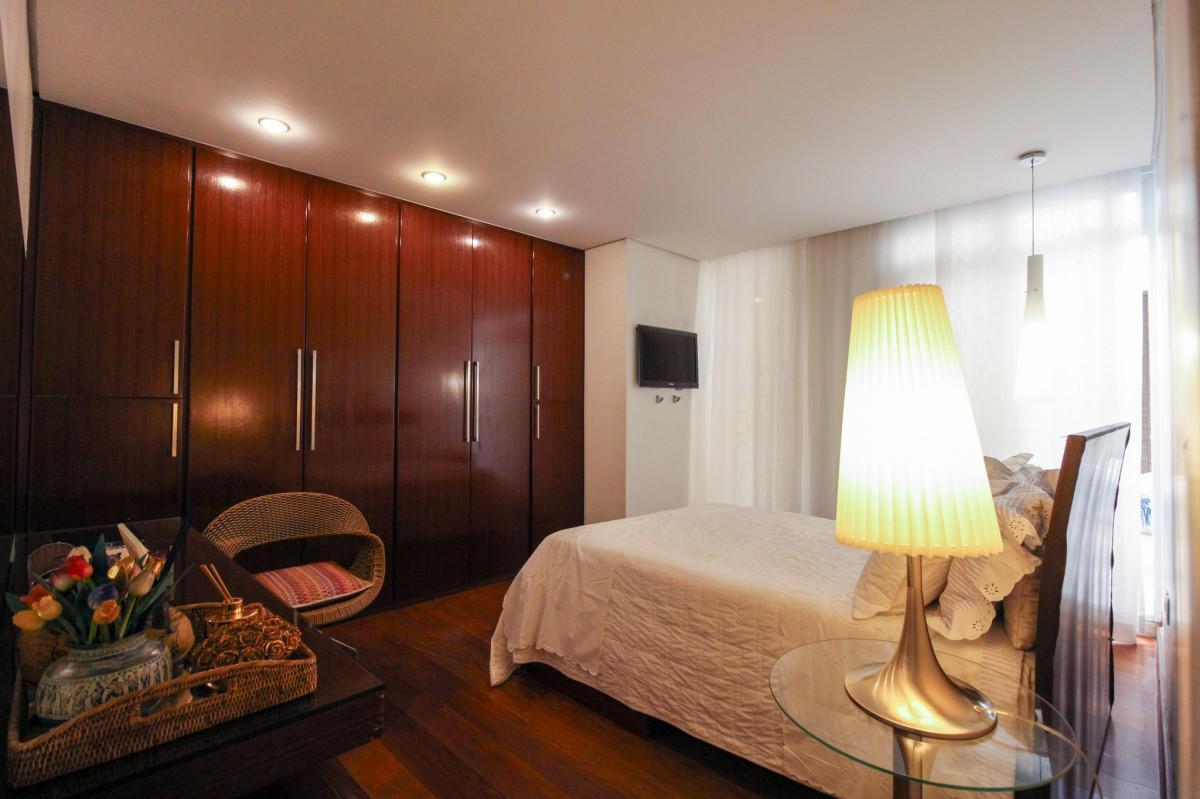 Casa, Vila Clóris, 4 Quartos, 3 Vagas, 1 Suíte