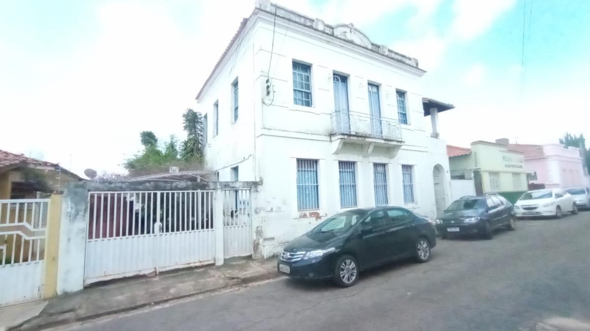 Casa, Centro, 6 Quartos, 2 Vagas