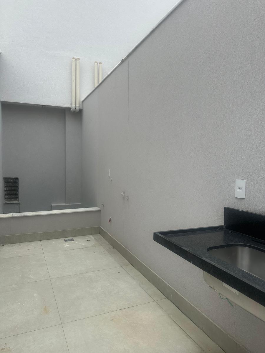 Cobertura, Funcionários, 2 Quartos, 2 Vagas, 2 Suítes