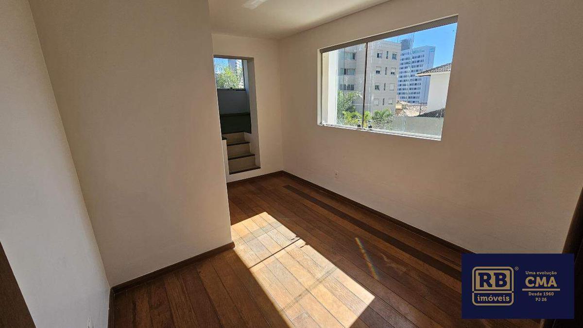 Casa, Santa Lúcia, 5 Quartos, 8 Vagas, 3 Suítes