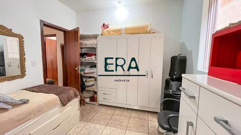 Casa, Buritis, 5 Quartos, 0 Vaga, 1 Suíte