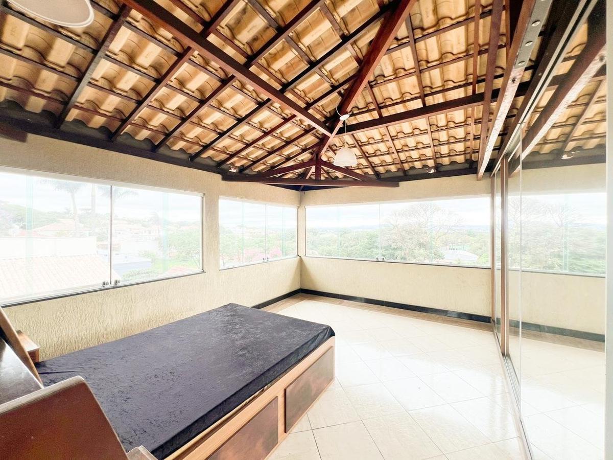 Casa, Trevo, 5 Quartos, 8 Vagas, 1 Suíte