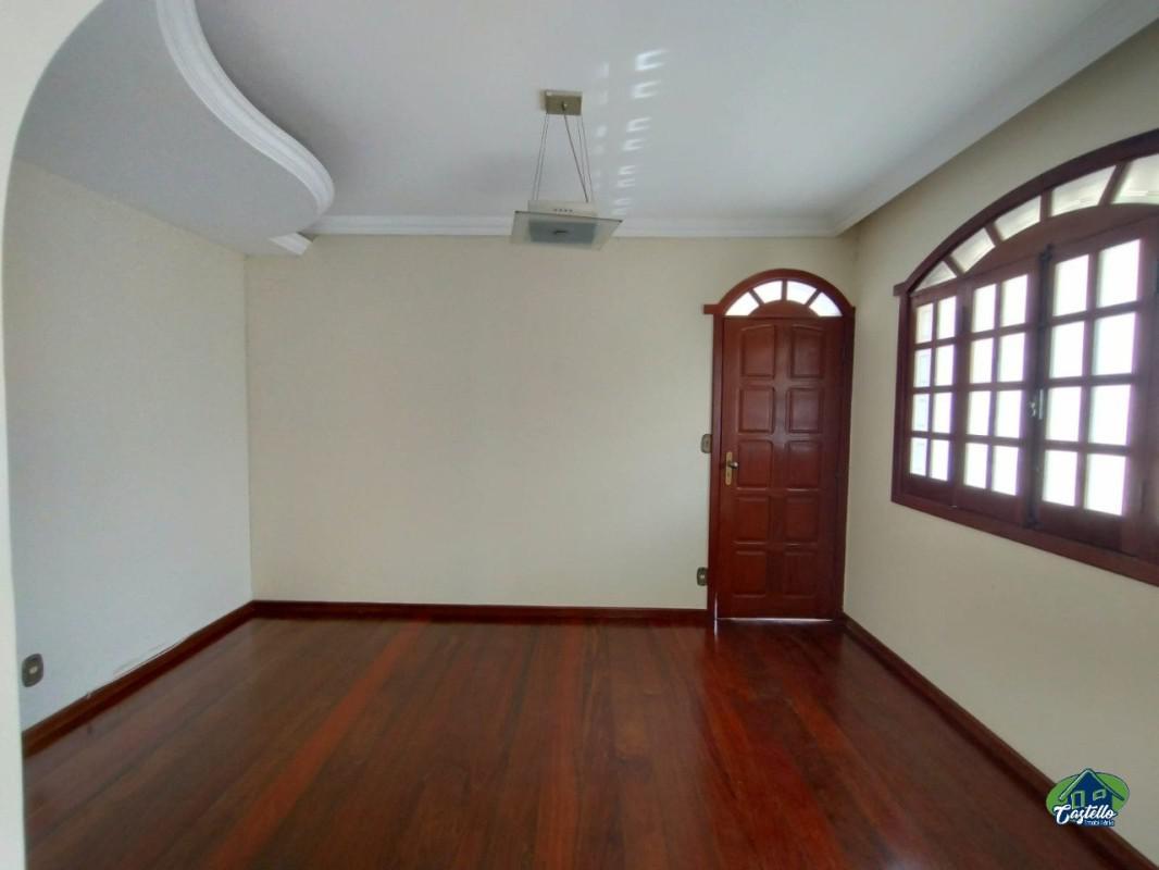 Casa, Cachoeirinha, 3 Quartos, 2 Vagas, 1 Suíte