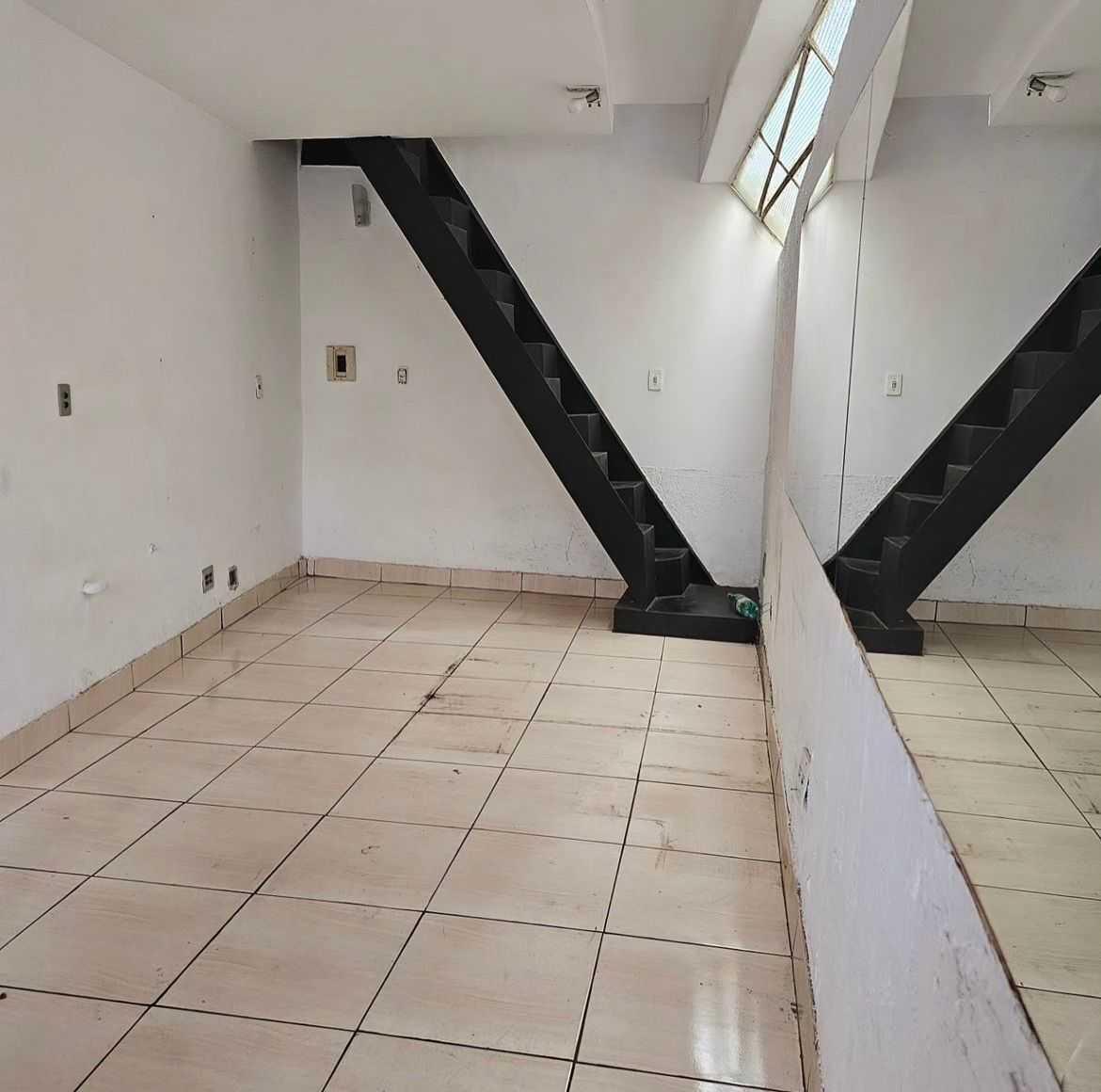 Andar, Centro, 0 Quarto, 0 Vaga