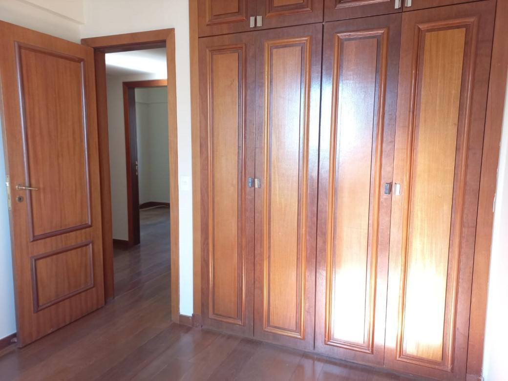 Apartamento, Funcionários, 4 Quartos, 2 Vagas, 1 Suíte