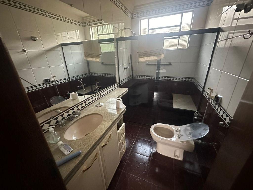 Cobertura, Centro, 4 Quartos, 2 Vagas, 1 Suíte