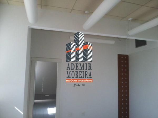 Andar, Funcionários, 4 Vagas