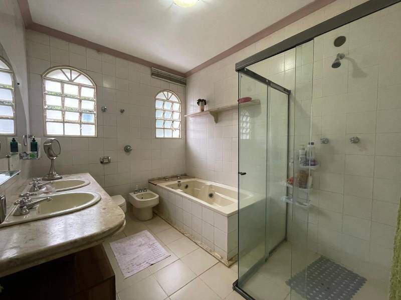 Casa, Santa Lúcia, 5 Quartos, 4 Vagas, 1 Suíte