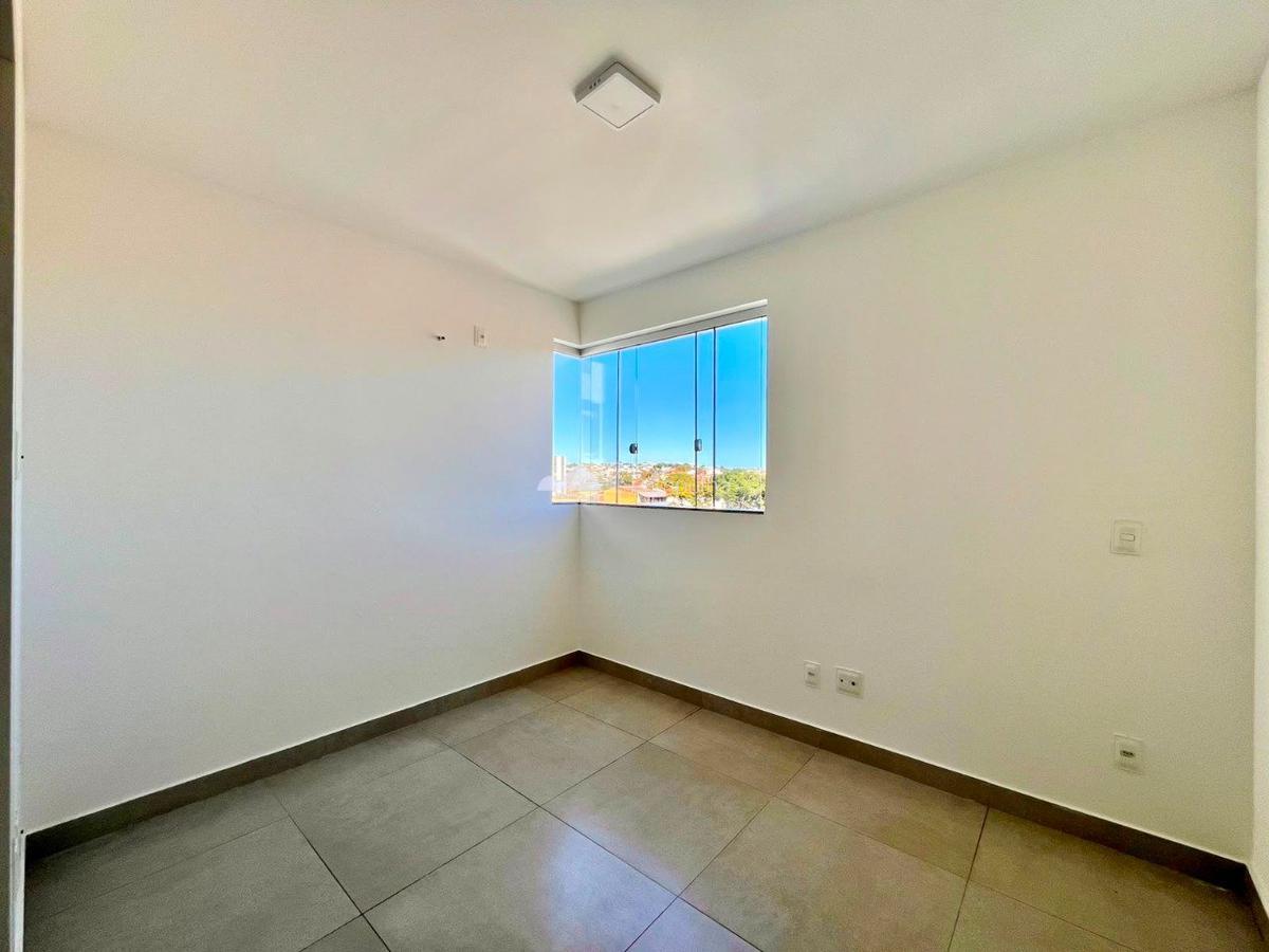 Apartamento, Santa Branca, 3 Quartos, 2 Vagas, 1 Suíte
