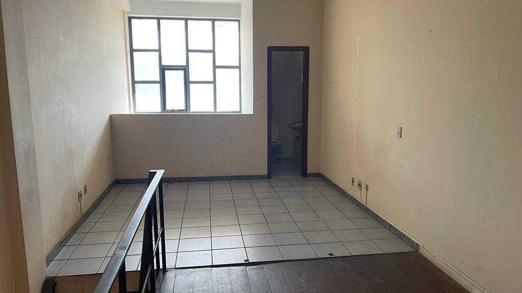 Prédio, São Cristóvão, 0 Quarto, 0 Vaga