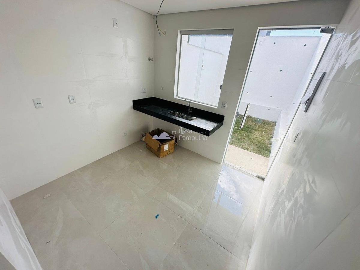 Casa, Floramar, 2 Quartos, 1 Vaga, 2 Suítes