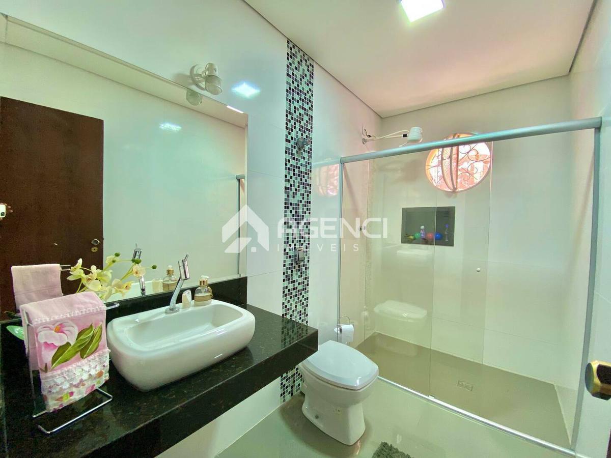 Casa, Santa Maria, 3 Quartos, 0 Vaga, 1 Suíte